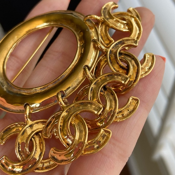 Chanel CC Multi Dangle Charm Brooch - Picture 3 of 8